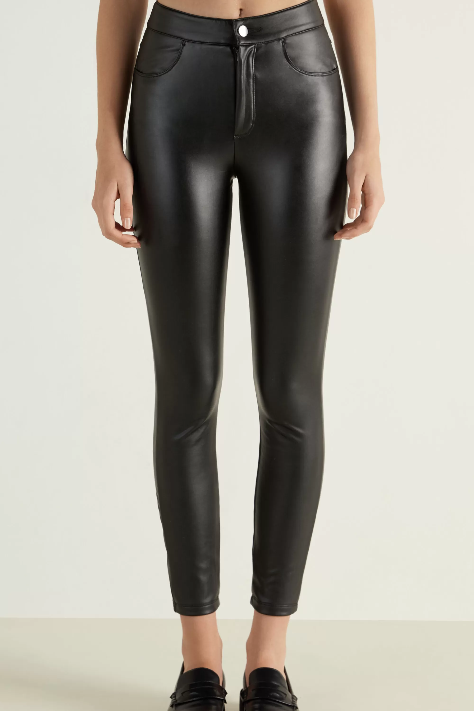 Shop Pantalone Termico Con Tasche Effetto Spalmato - Pantaloni - Donna | Pantaloni termici | Pantaloni