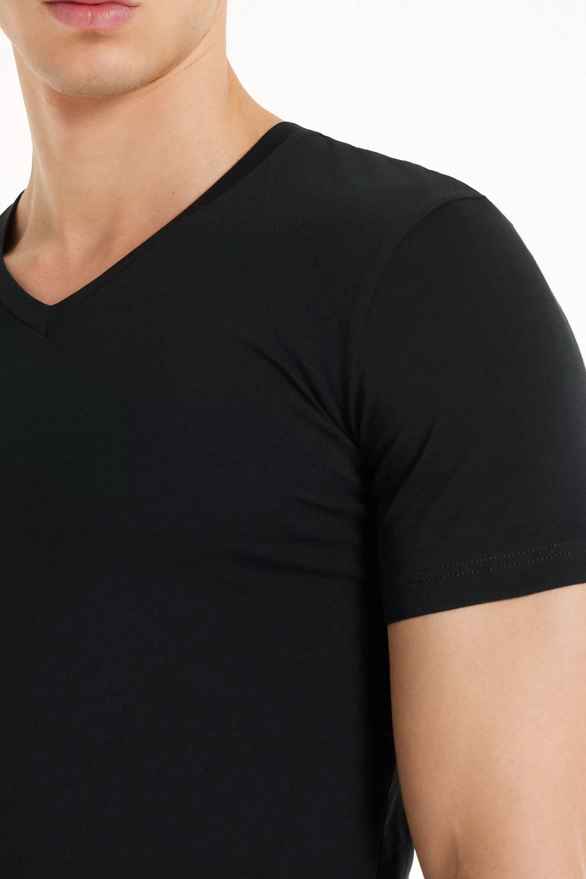 Sale T-shirt Scollo A V In Cotone Elasticizzato - T-shirt E Magliette - Uomo | T-shirt e Magliette